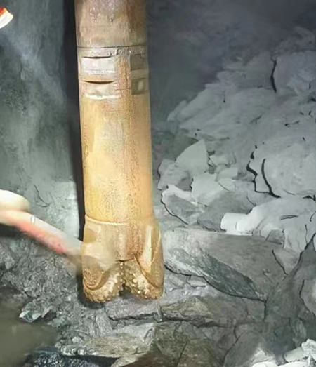 如何解決天井鉆機施工中坍孔問題?